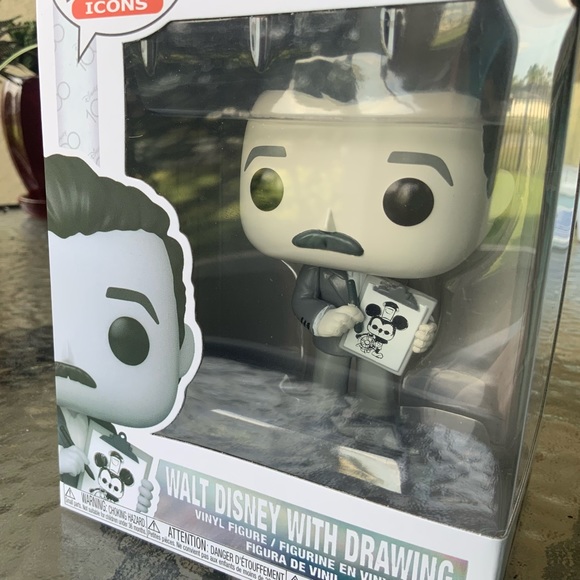 Funko Pop! “Disney 100 WALT DISNEY with DRAWING” NWT/black & white! - Picture 2 of 7